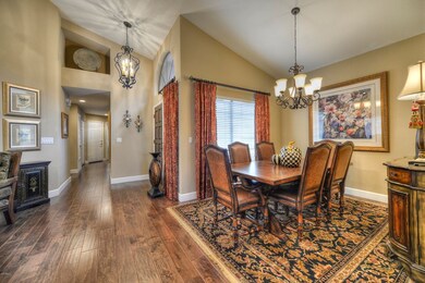 004_Foyer-Dining