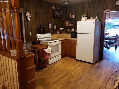 340 N Sheridan St, Mount Angel, OR 97362 - photo 5