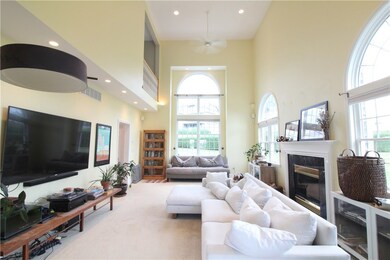 21 Hoover Rd, Middletown, RI 02842 - photo 3