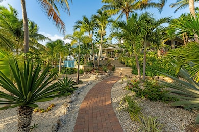 Howell Key_1oakstudios_01