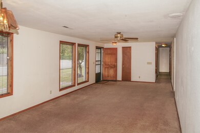 14 Living Room  2867 Shields Lane, Fortu