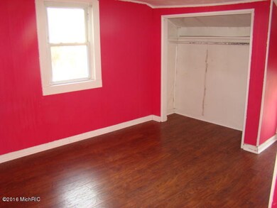 318 N Marshall Ave, Marshall, MI 49068 - photo 7