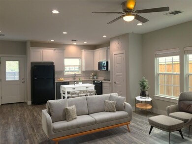 709 W Woodard St unit 711, 713, Denison, TX 75020 - photo 5