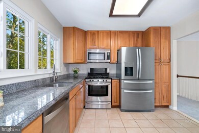 17400 Winter Laurel Dr, Olney, MD 20832 - photo 4