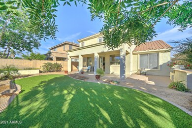 439 E Louis Way-39
