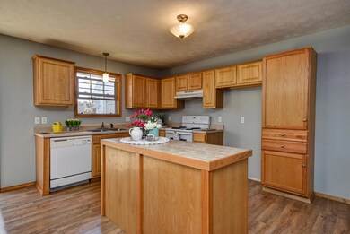 102 w twin oak dr-10 (1)