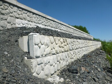 Tiered retaining Wall