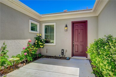 THIS COURTYARD IS READY FOR YOUR FURNITURE.