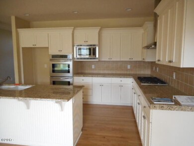 Kitchen (2)