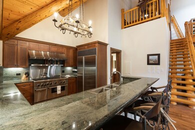 mccoy_peak_lodge_406_interior_kitchen