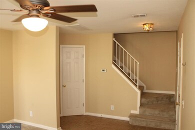 9262 Cardinal Forest Ln unit 301, Lorton, VA 22079 - photo 6