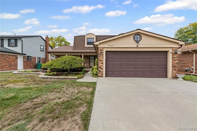 17903 Red Oaks Dr, Macomb, MI 48044 - photo 2