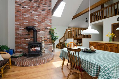 376 stove, dining