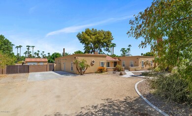 2630 W Mesquite St-large-002-007-Front E