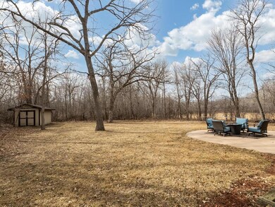 38392 Glacier Dr, North Branch, MN 55056 - photo 6