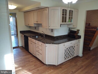 2250 Dawn Ln, Temple Hills, MD 20748 - photo 7