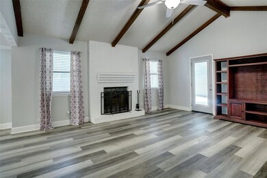 900 Red Oak St, Azle, TX 76020 - photo 5