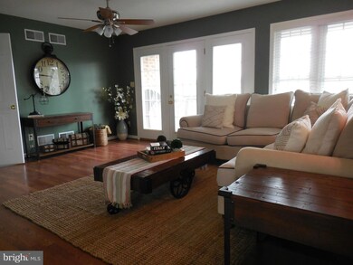 1196 Hollywell Ave, Chambersburg, PA 17201 - photo 6