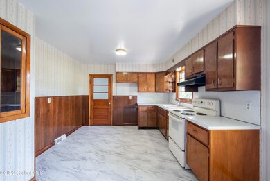 48 W Colleen Dr, Albany, NY 12205 - photo 5