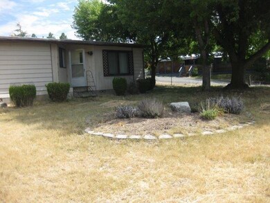 320 Holland Dr, Mount Vernon, OR 97865 - photo 3