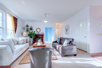 7368 Iron Dr, Macungie, PA 18062 - photo 5