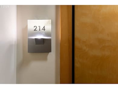 Bridgeport Condominiums unit 214, Portland, OR 97209 - photo 7