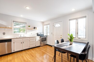 8 Tilton St, Newburyport, MA 01950 - photo 6