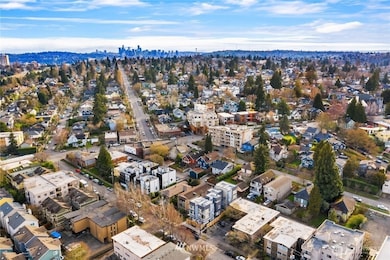 6539 4th Ave NE unit E, Seattle, WA 98115 - photo 4