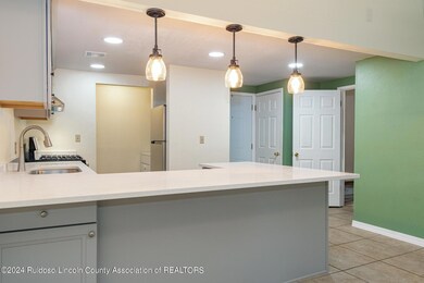 Kitchen Breakfast Bar