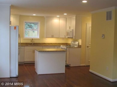 43 E Taylor Run Pkwy, Alexandria, VA 22314 - photo 4