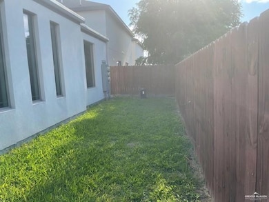 215 Fig Dr unit 4, Edinburg, TX 78541 - photo 3