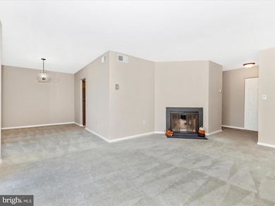6988 Hanover Pkwy unit 301, Greenbelt, MD 20770 - photo 7