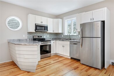 427 Spring St unit 1, Newport, RI 02840 - photo 3