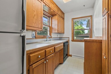 1604 Pin Oak Dr, Cedar Falls, IA 50613 - photo 6