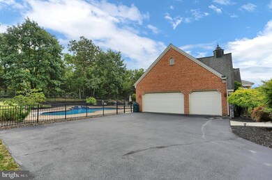 1647 Castlegreen Dr, Greencastle, PA 17225 - photo 4