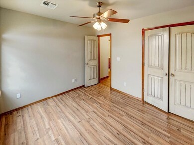 1012 Bryan Dr, Moore, OK 73160 - photo 5