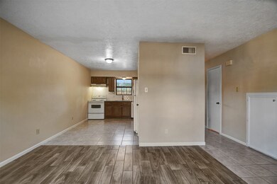 1706 Longview St unit 1, Conroe, TX 77301 - photo 7