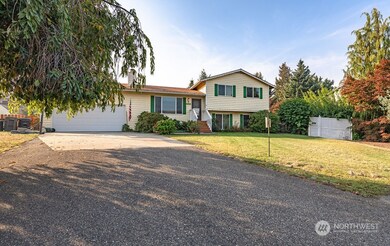 926 Manzanal St NE, East Wenatchee, WA 98802 - photo 2