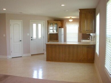 511 Galaxy Ln, Raymore, MO 64083 - photo 5