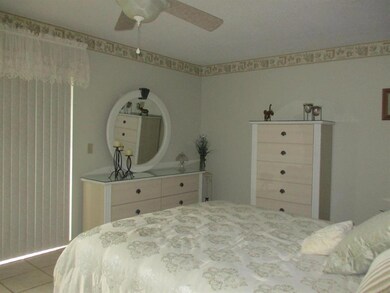 334 Camden N unit N, West Palm Beach, FL 33417 - photo 7