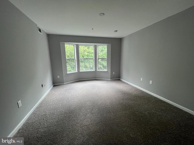 2071 Alice Ave unit 2071-304, Oxon Hill, MD 20745 - photo 3