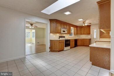 3209 Dunnington Rd, Beltsville, MD 20705 - photo 7