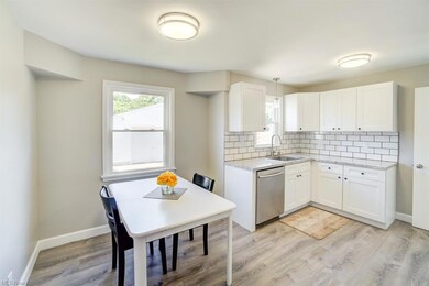 2165 E 290th St, Wickliffe, OH 44092 - photo 4