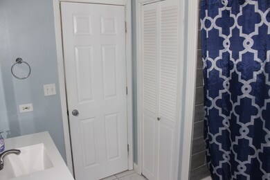 11S524 Walter Ln, Naperville, IL 60564 - photo 2