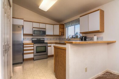 65640 78th St, Bend, OR 97701 - photo 3