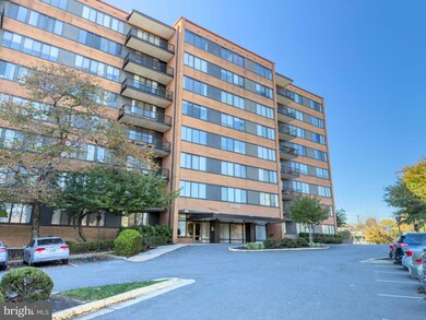4390 Lorcom Ln unit 402, Arlington, VA 22207 - photo 2