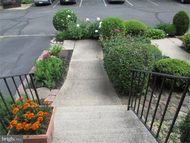 22 Catbird Ct, Lawrence Township, NJ 08648 - photo 3