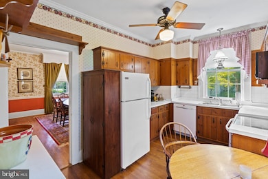 331 W Main St, Purcellville, VA 20132 - photo 7