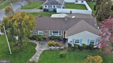 201 Kendon Dr, Easton, PA 18045 - photo 4