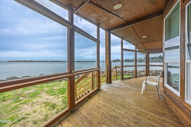 150 SW Maple St, Waldport, OR 97394 - photo 3